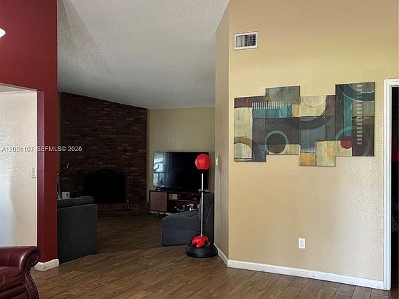 4th image of 1348 Ortega St