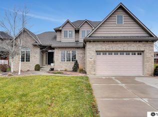 7906 Hunters Ridge Rd, Lincoln, NE 68516