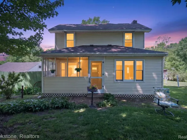 9455 Andersonville Rd, Clarkston, MI 48346