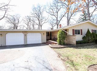 1292 Banbury Rd, Mundelein, IL 60060