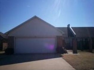 327 Lakeview Cir, West Memphis, AR 72301