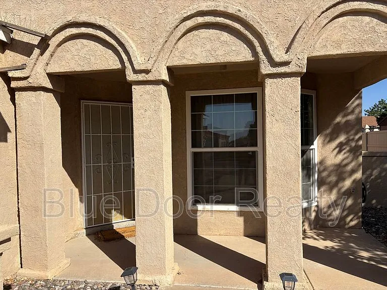 2125 Sierra Ln NE — Photo 4