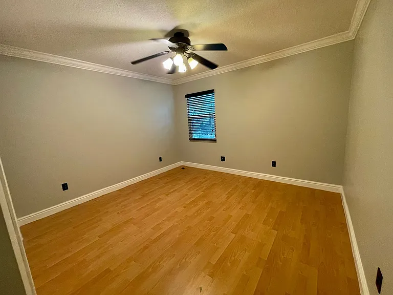 2416 W Chicago Ave — Photo 18