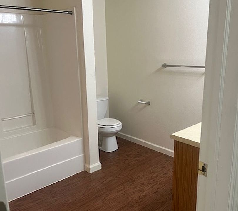 1st image of 3811 Baldwin Ave #35
