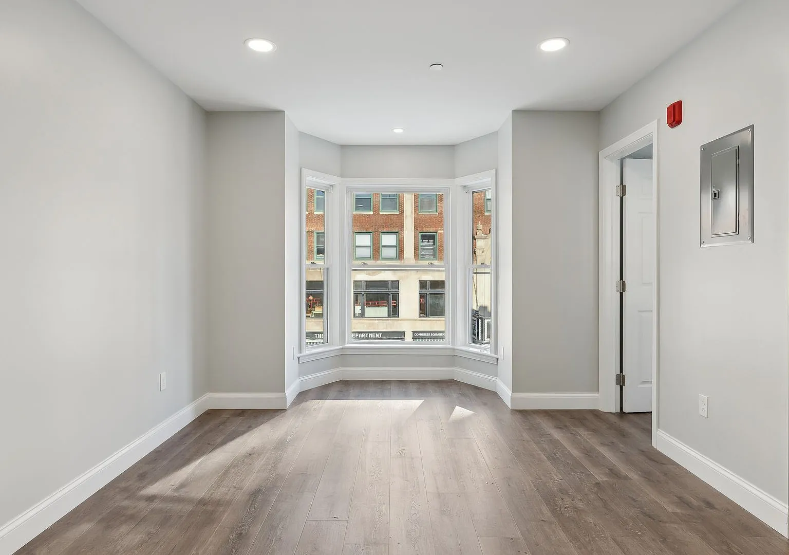 "610" on Congress St: New Studio Apt. 1BA $1500.00 Heat & H20 included — Photo 3