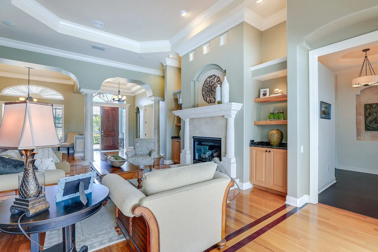 3 bed, 3.0 bath, 3875 sqft, $8,451 — Photo 2