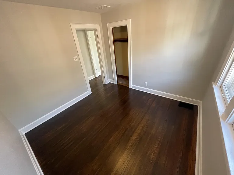 2956 Indianola Ave — Photo 11