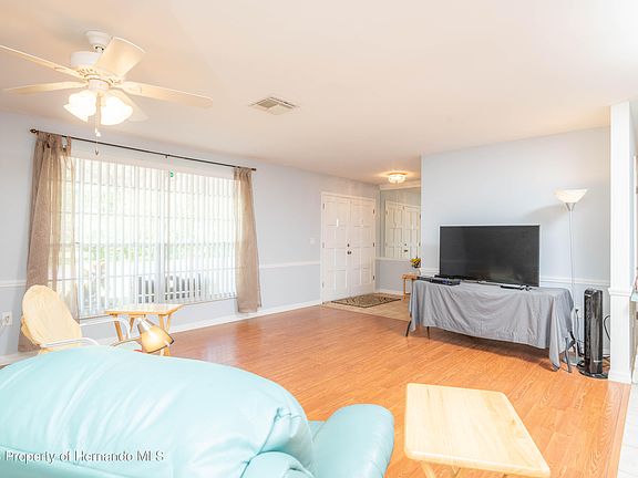 5th image of 12902 Willoughby Ln