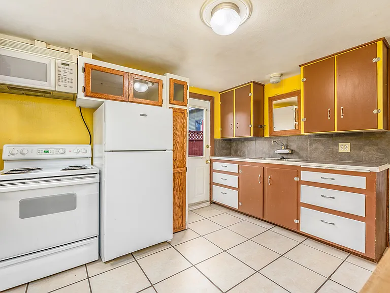 Lower Level - Kitchen
