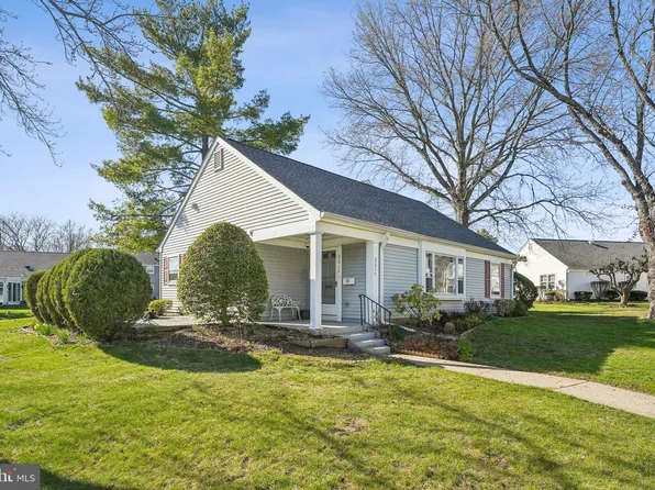 261 C Middlebury Ln, Monroe Township, NJ 08831