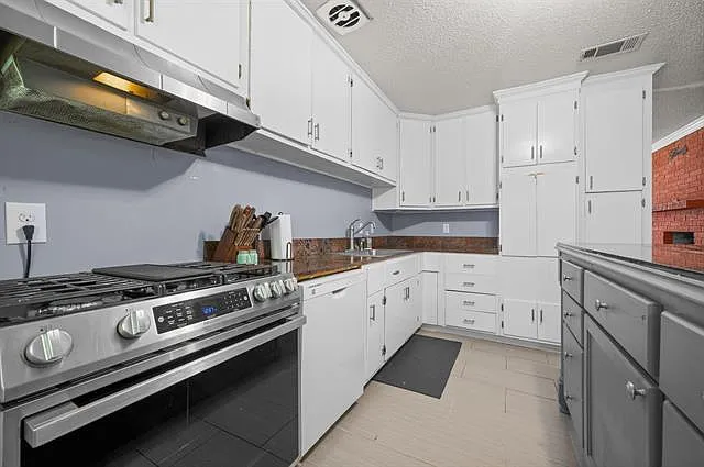 105 Allen Avenue — Photo 4