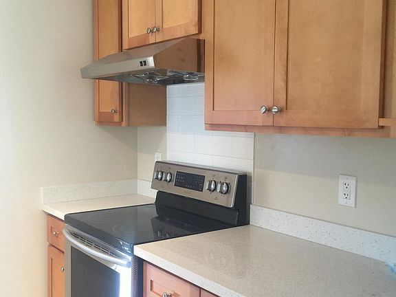 4th image of 848 Coolidge Ave