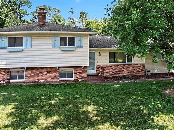 2nd image of 3820 Berview Ln