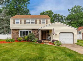 18 Hyannis Ave, Turnersville, NJ 08012