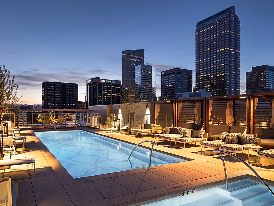 NOVEL Uptown by Crescent Communities