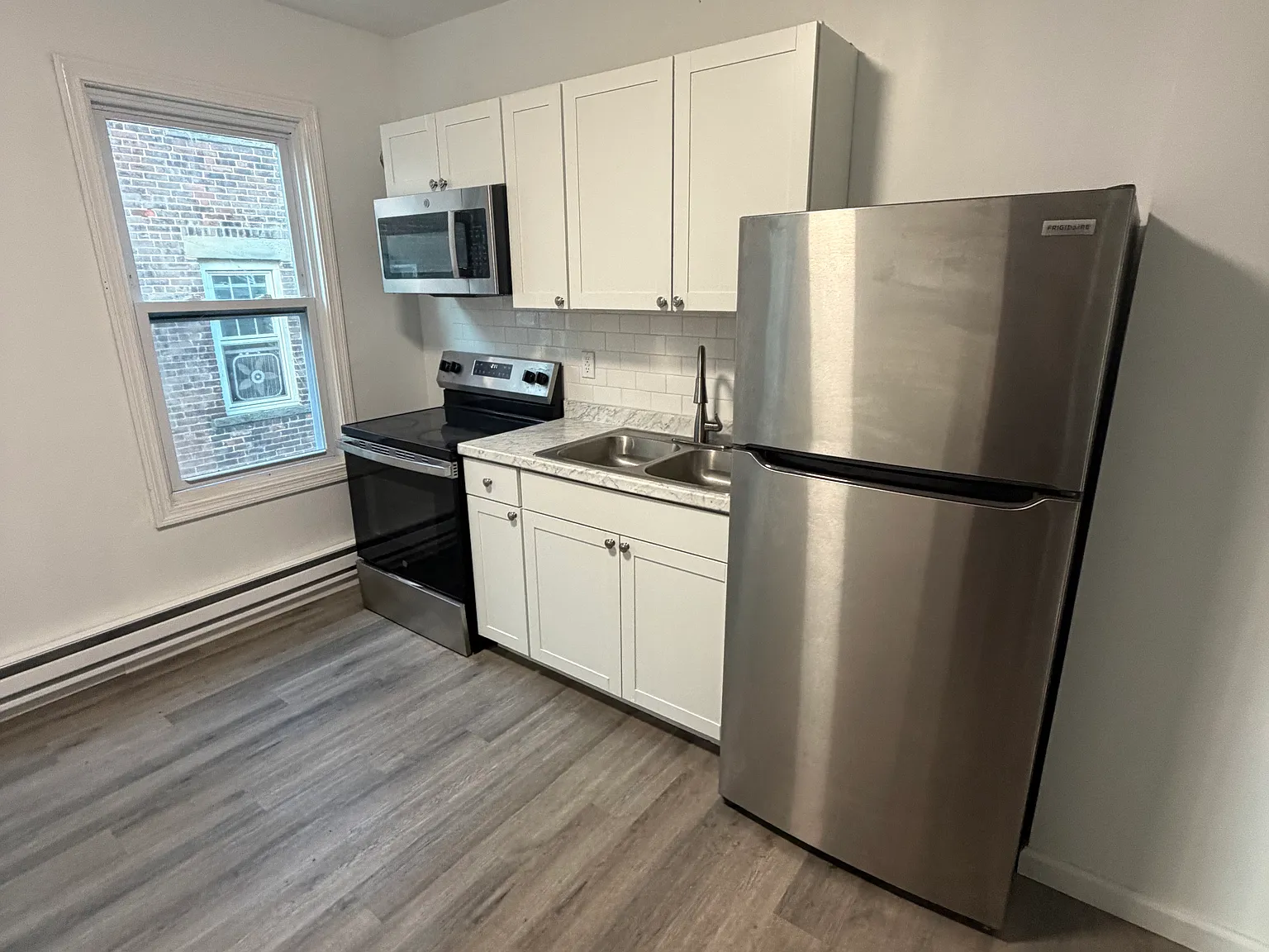 3 bed, $2,500 — Photo 1