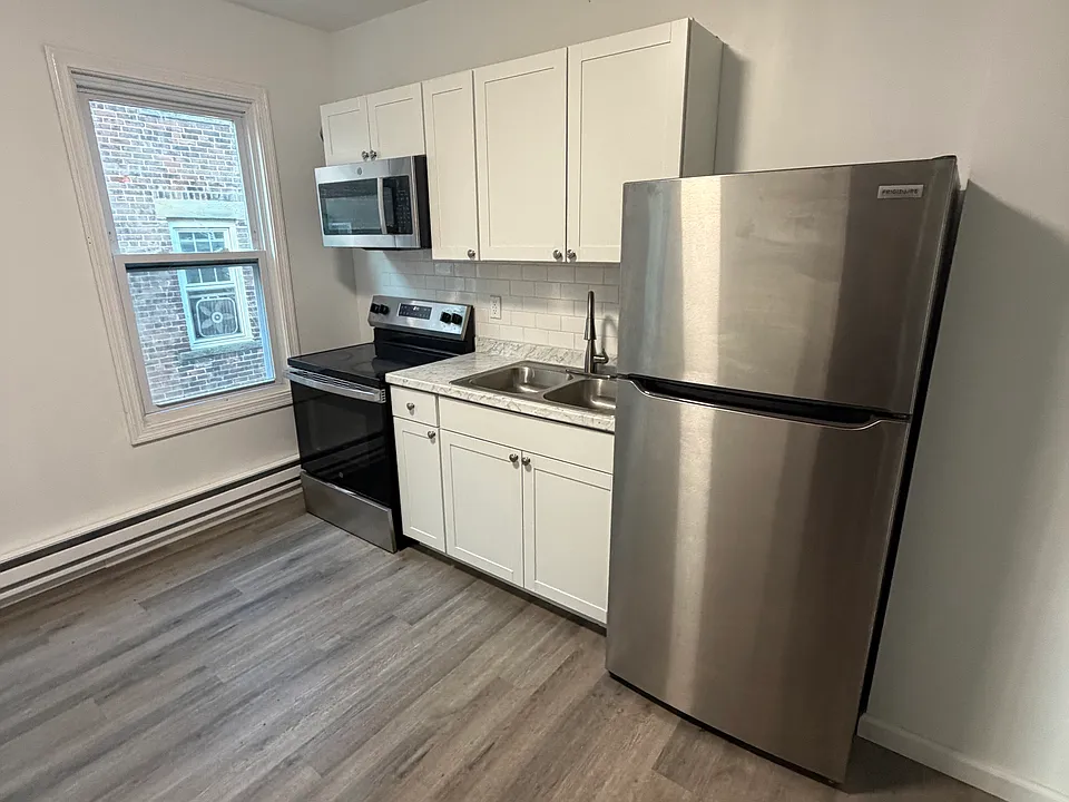 1739-1741 Stratford Ave #2