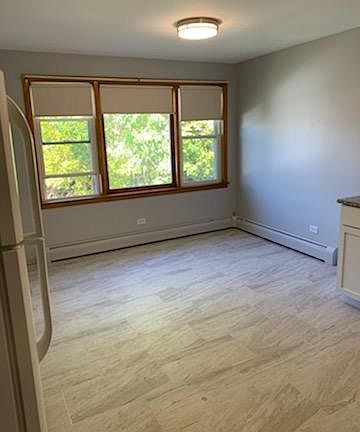 4th image of 4928 W Ainslie St #2