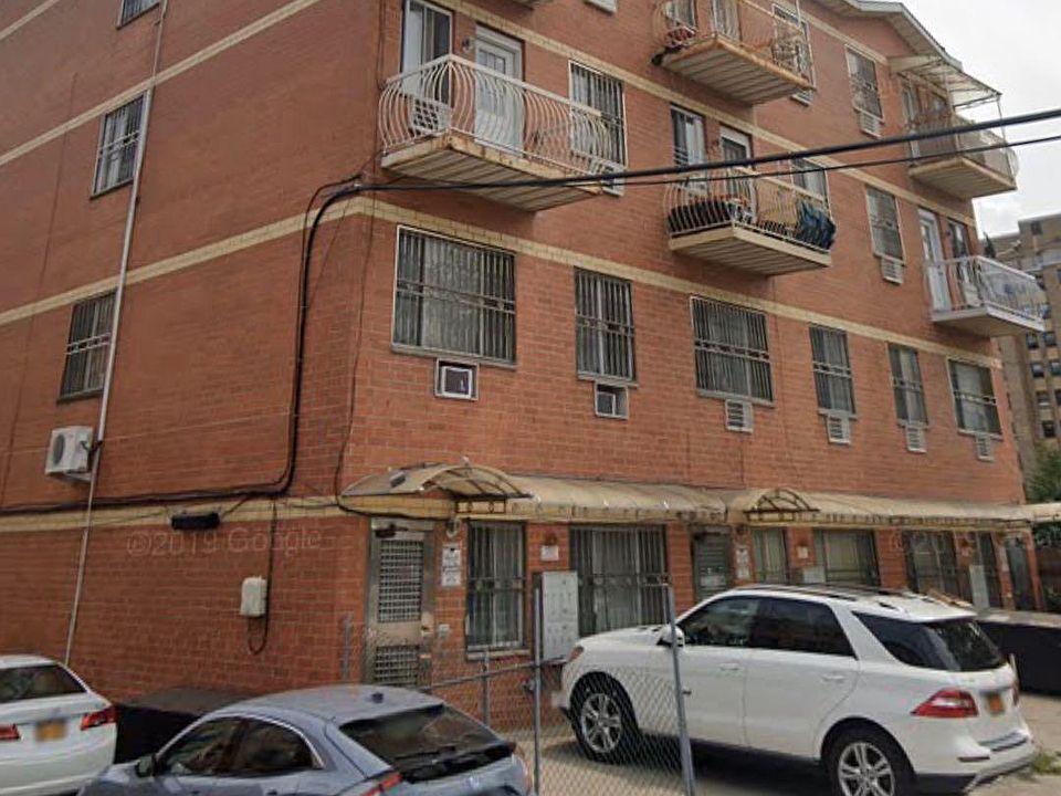 1st image of 32-13 Linden Pl #1