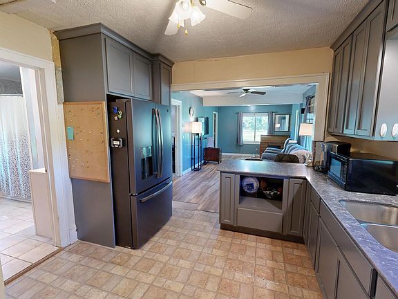 3rd image of 117 Ella Ave NE