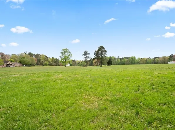 9941 Reams Rd, North Chesterfield, VA 23236