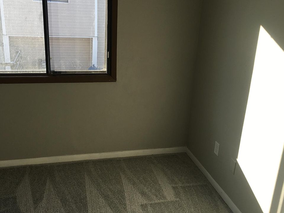 2nd image of 4002 Dubuque Ave