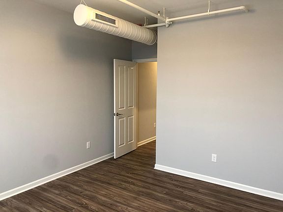 5th image of 473 Aurora St #203