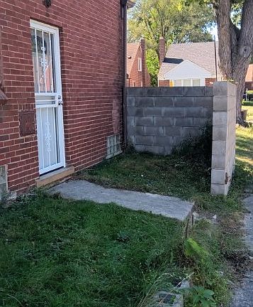 side entrance to Stout st. home