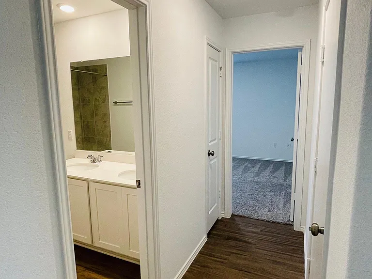 470 Jack Ryan St — Photo 22