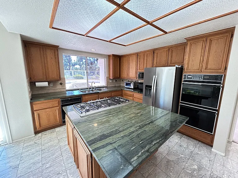 8132 E Hillsdale Dr — Photo 9