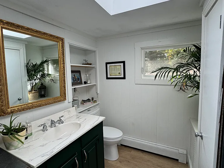 Swans Rd — Photo 10