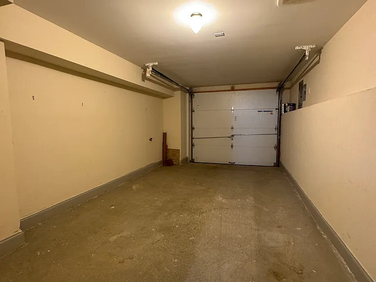 441 Deisius St #1R — Photo 24