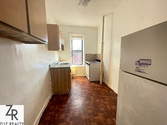 4th image of 3918 18th Ave #4G