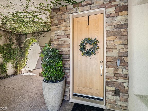5th image of 628 Coriander Canyon Ct