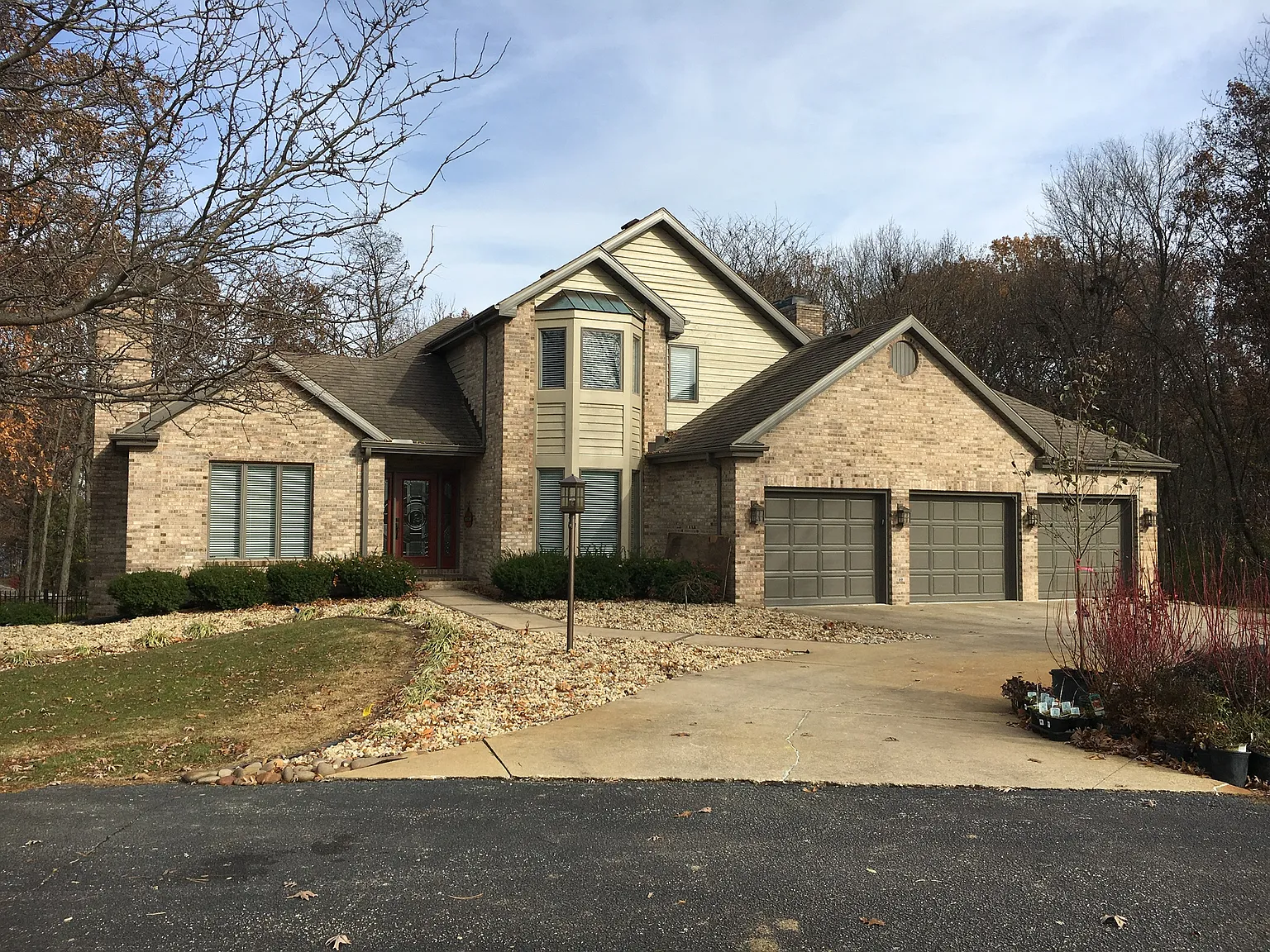 2580 S Shores Dr photo 1