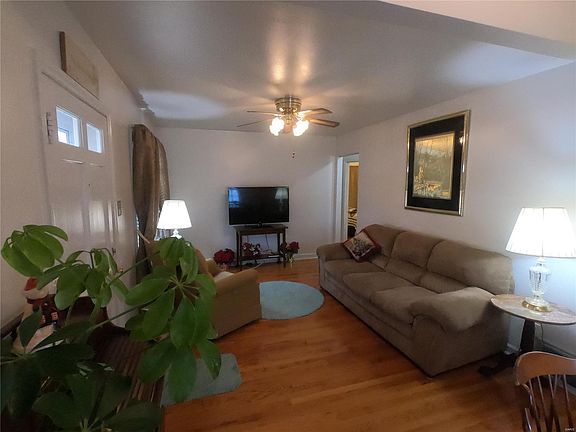 2nd image of 160 Saint Luke Dr