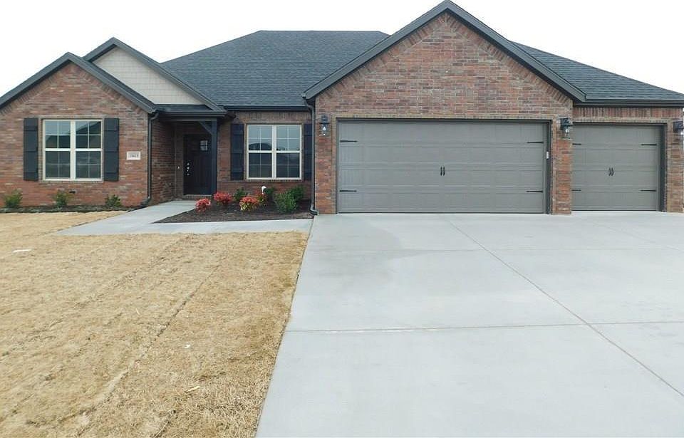 1st image of 18255 Phelps Cir