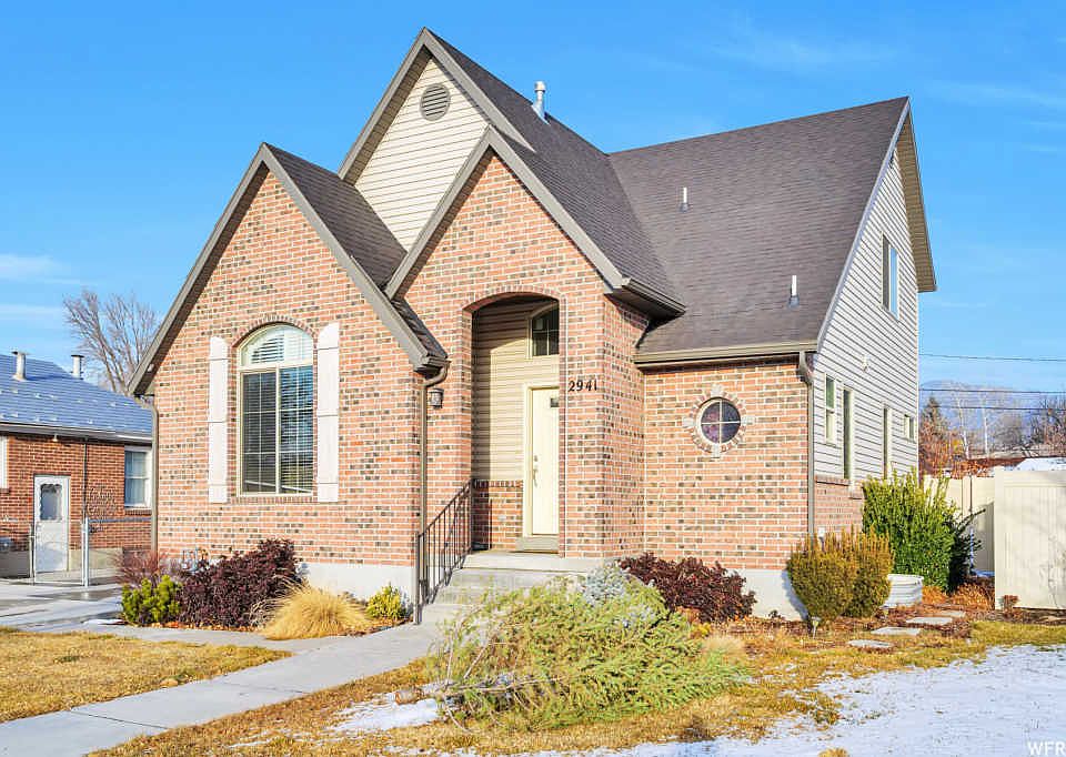 1st image of 2941 S Hudson Cir