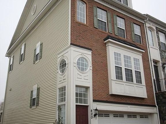 2nd image of 420 Esmond Pl