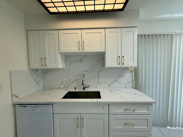 1115 Cordova St #114 — Photo 2