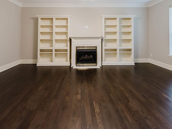 3rd image of 1928 Hollylake Cir