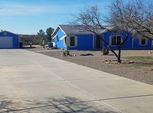 23237 W Staghorn Ln, Congress, AZ 85332