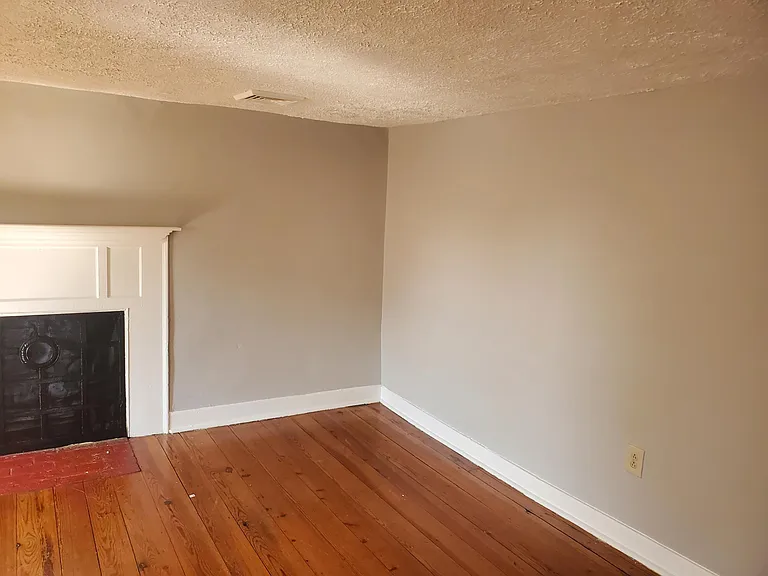 5195 Main St #3 — Photo 6