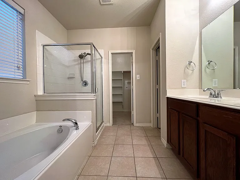 1149 King George Ln — Photo 11