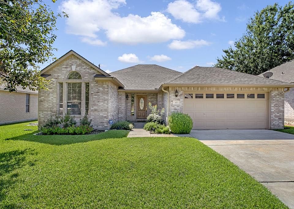 1st image of 327 Chase Oaks Pl