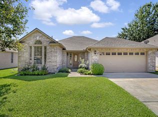 327 Chase Oaks Pl, Fredericksburg, TX 78624