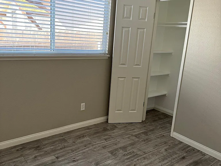 5225 Cole St — Photo 9