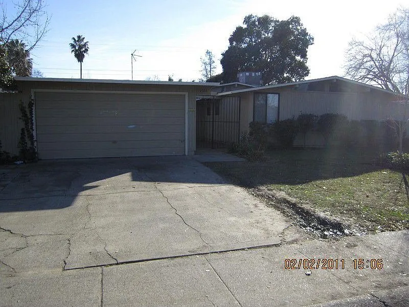 2166 Florin Rd photo 1