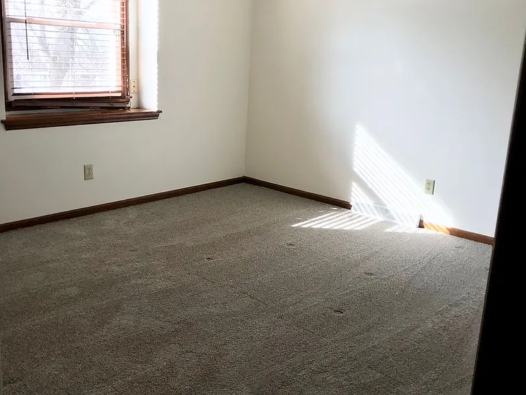 1040 Hunt Ave — Photo 10