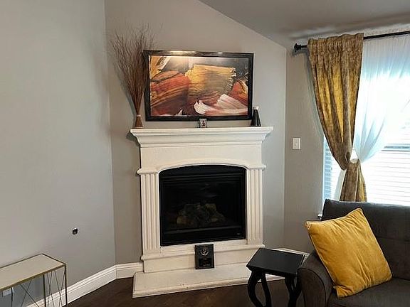 4th image of 241 Arbury Dr